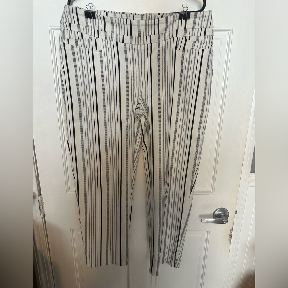 Zac & Rachel Women’s pull on Striped Black and Cream Pants